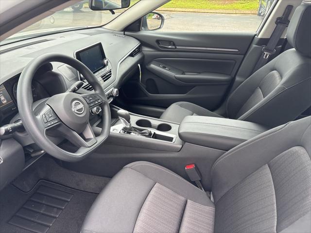 new 2025 Nissan Altima car