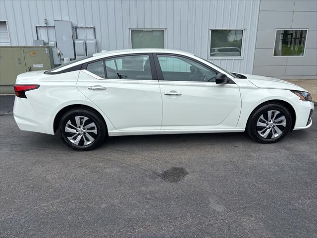 new 2025 Nissan Altima car