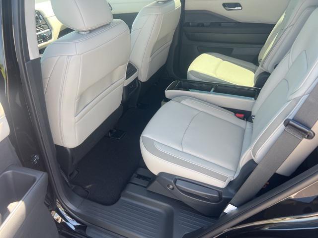 new 2025 Nissan Pathfinder car, priced at $47,555