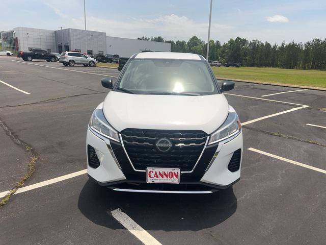 new 2025 Nissan Kicks car, priced at $23,850
