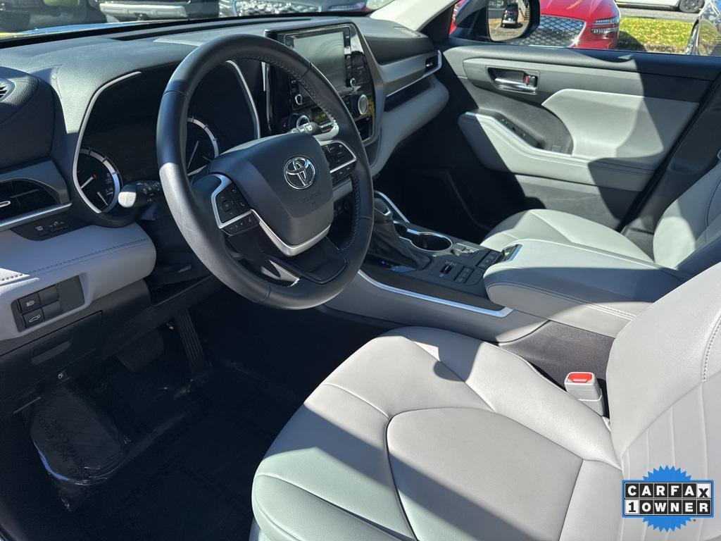 used 2022 Toyota Highlander car, priced at $39,677