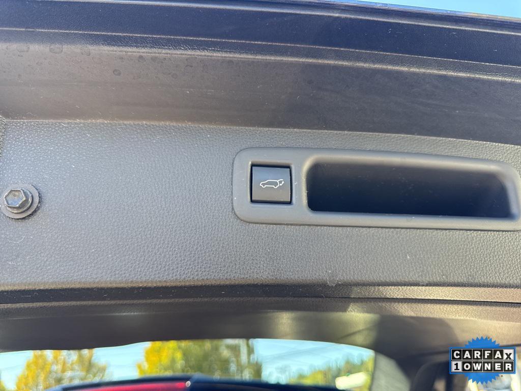 used 2022 Toyota Highlander car, priced at $39,677