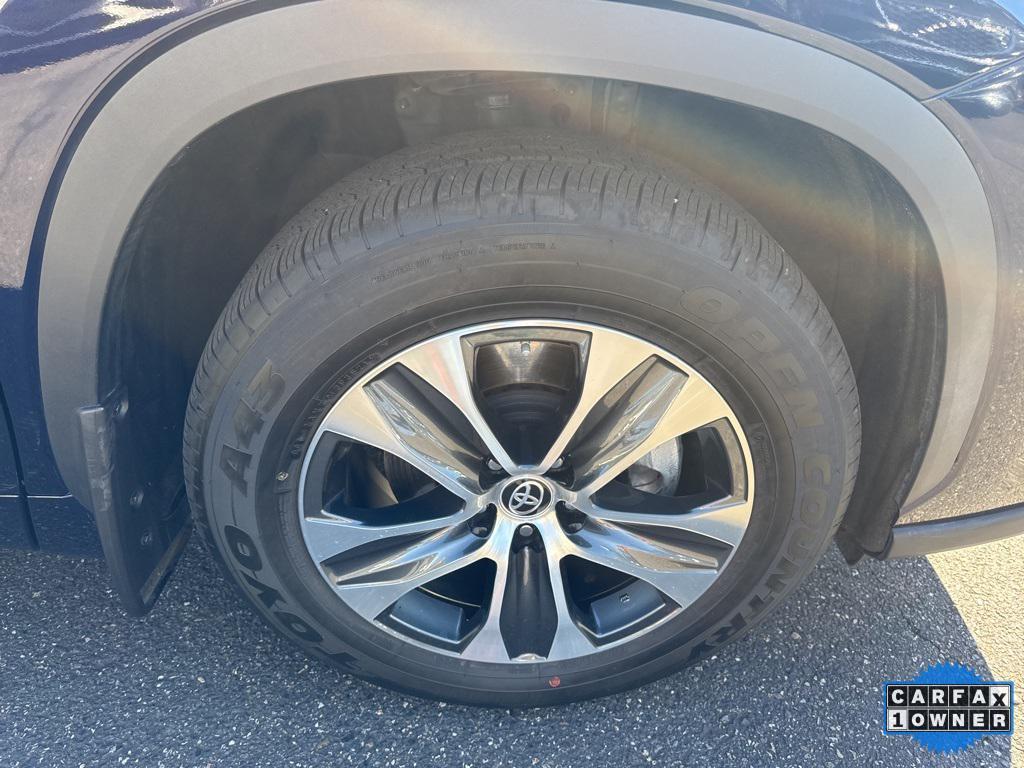 used 2022 Toyota Highlander car, priced at $39,677