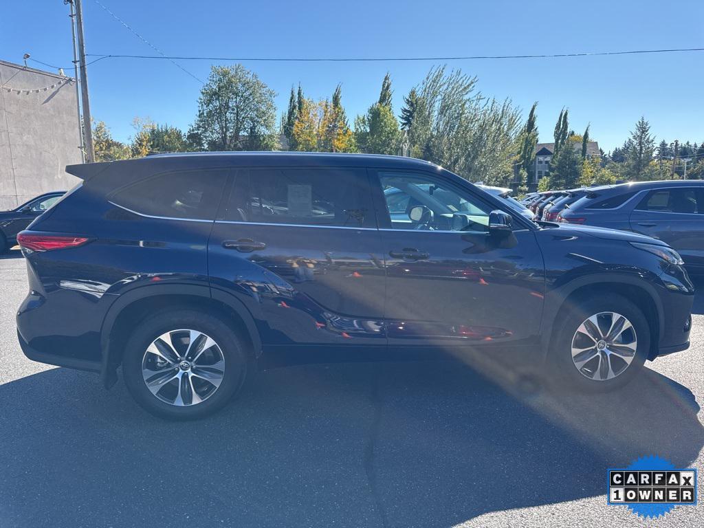 used 2022 Toyota Highlander car, priced at $39,677
