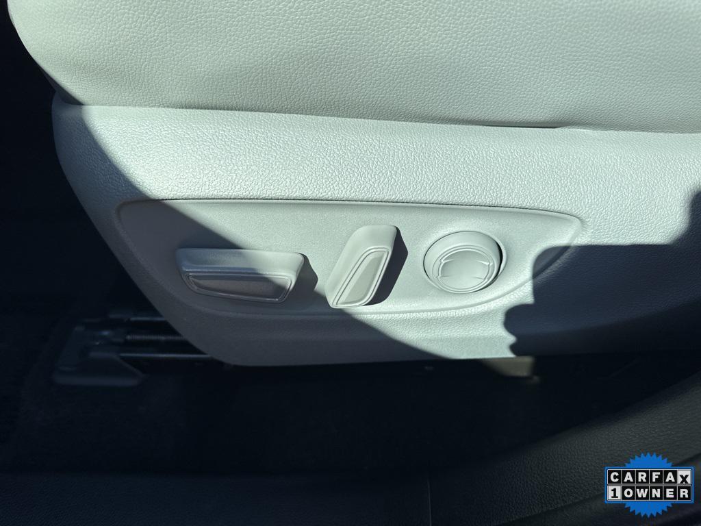 used 2022 Toyota Highlander car, priced at $39,677