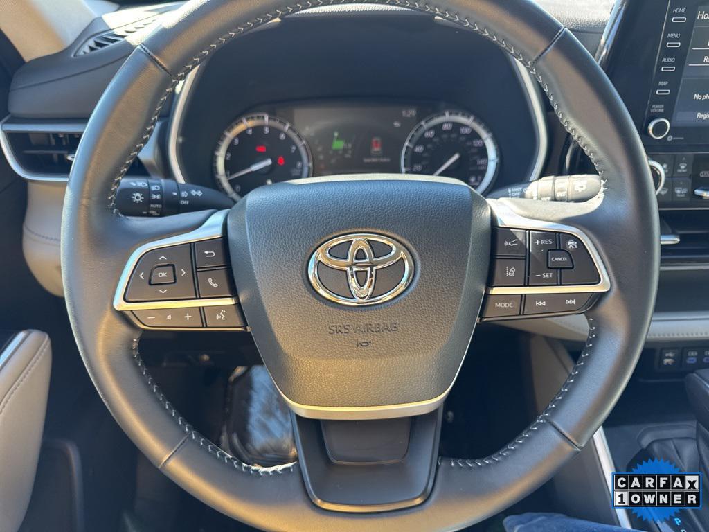 used 2022 Toyota Highlander car, priced at $39,677