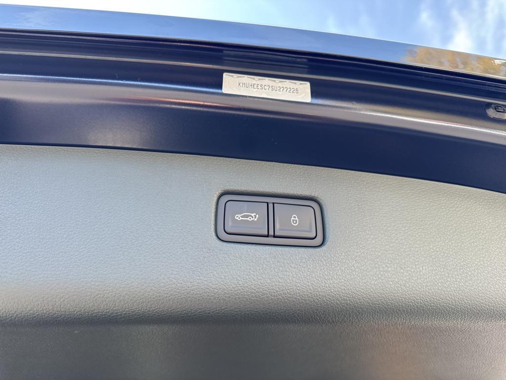 new 2025 Genesis GV80 car, priced at $82,685