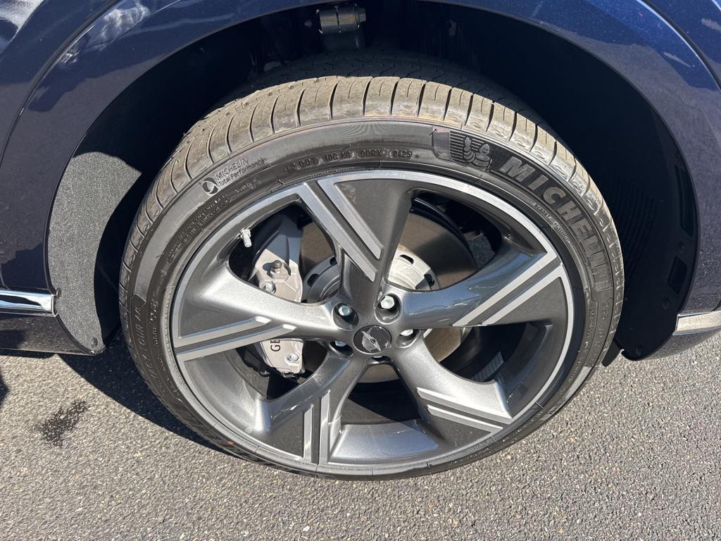 new 2025 Genesis GV80 car, priced at $73,650