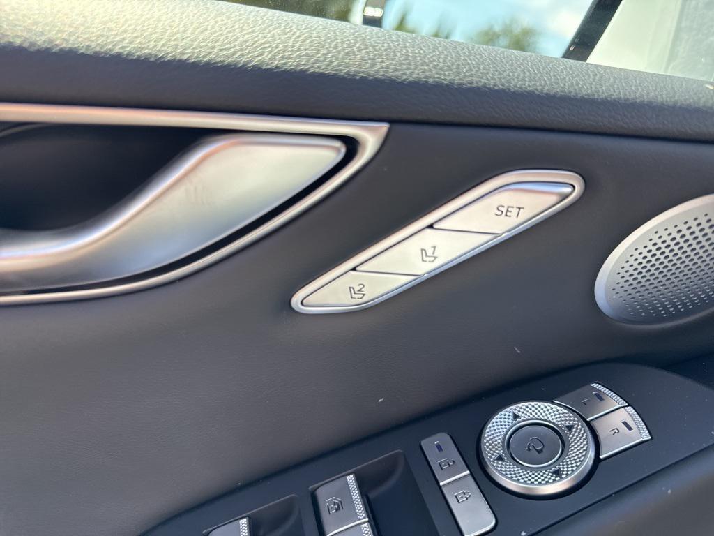 new 2025 Genesis G80 car, priced at $70,365