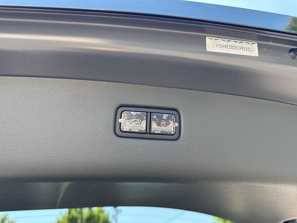new 2025 Genesis GV80 car, priced at $65,965