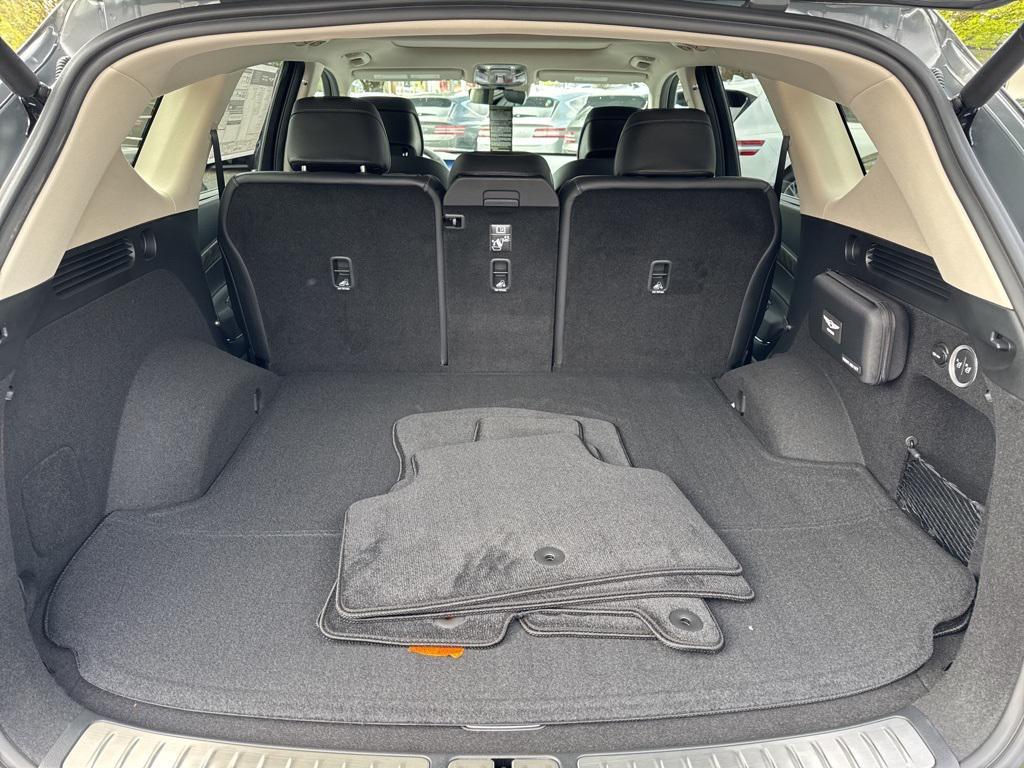 new 2025 Genesis GV80 car, priced at $61,670