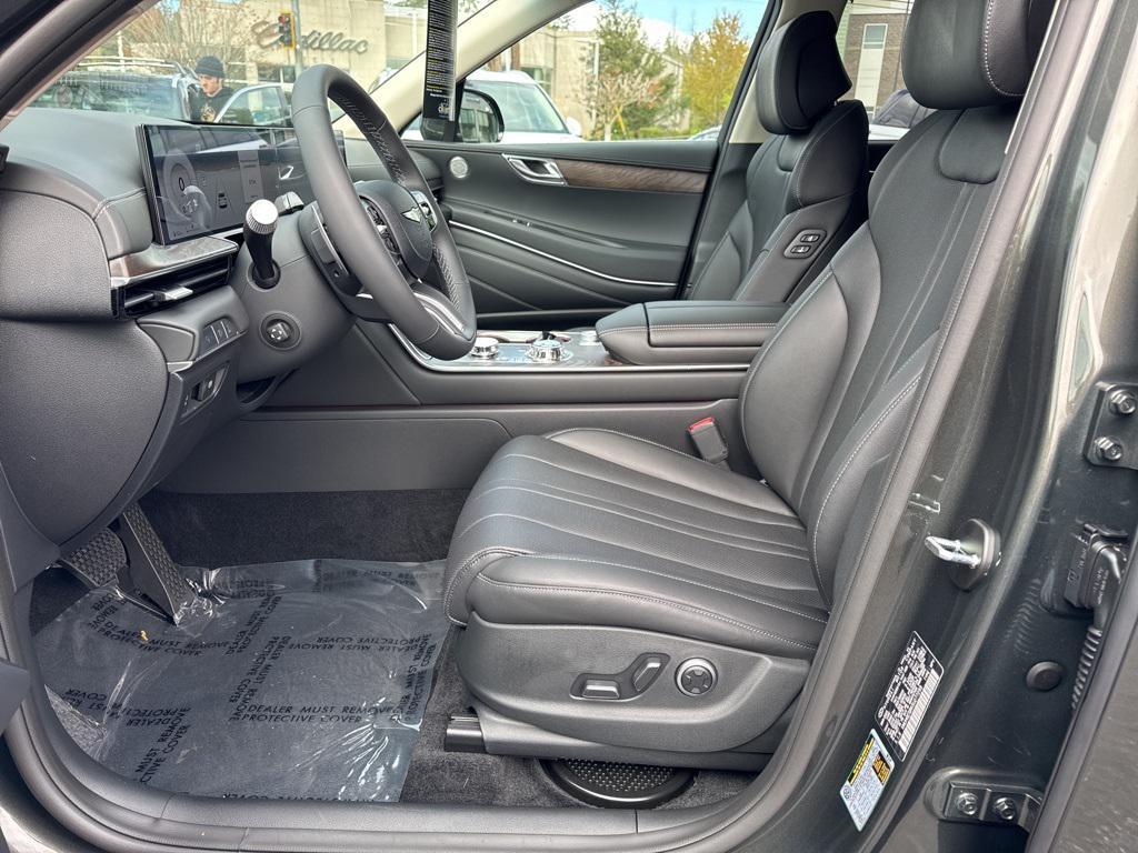 new 2025 Genesis GV80 car, priced at $61,670