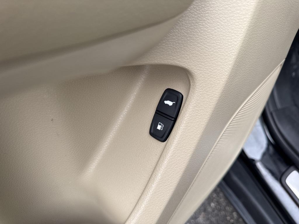 used 2014 Acura MDX car, priced at $12,688