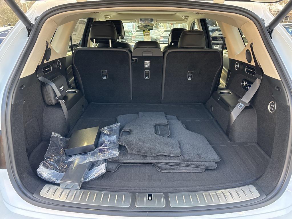 new 2025 Genesis GV80 car, priced at $76,660