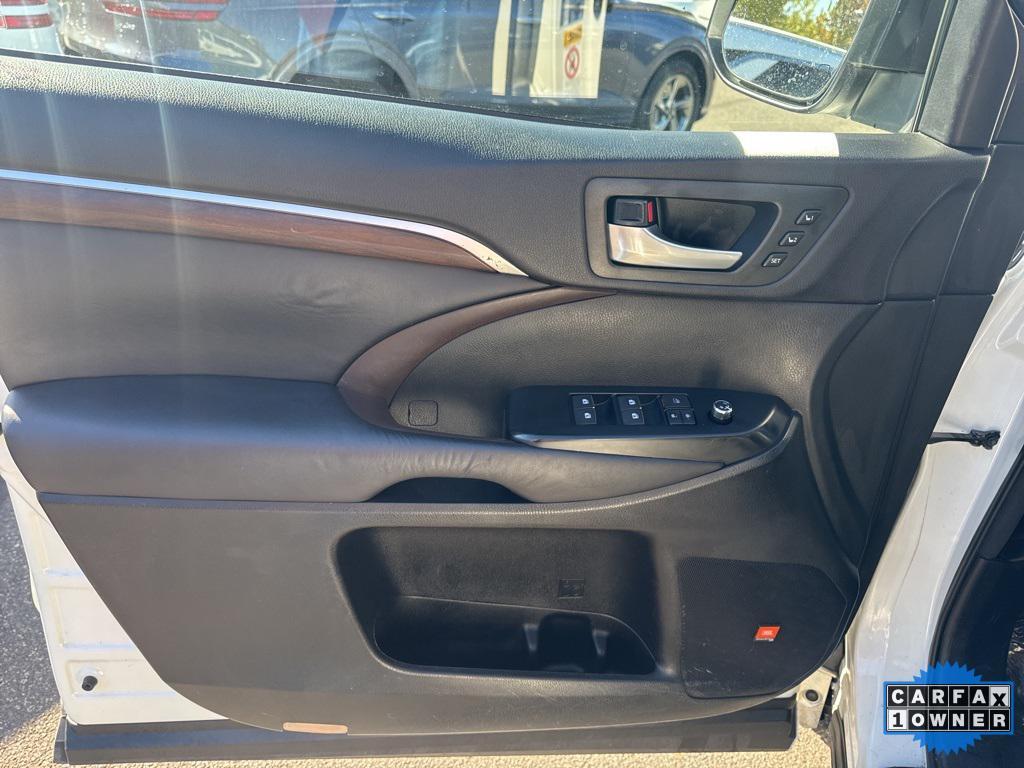 used 2016 Toyota Highlander car, priced at $21,888