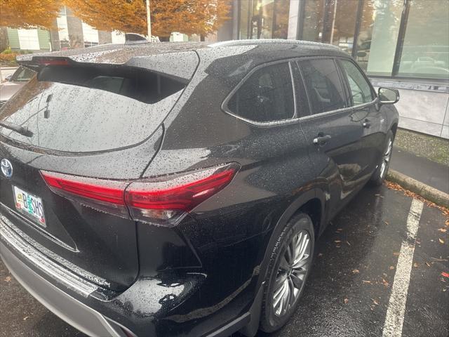 used 2020 Toyota Highlander Hybrid car, priced at $47,995