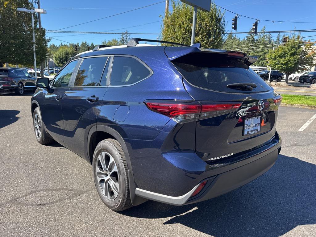 used 2023 Toyota Highlander car, priced at $39,888