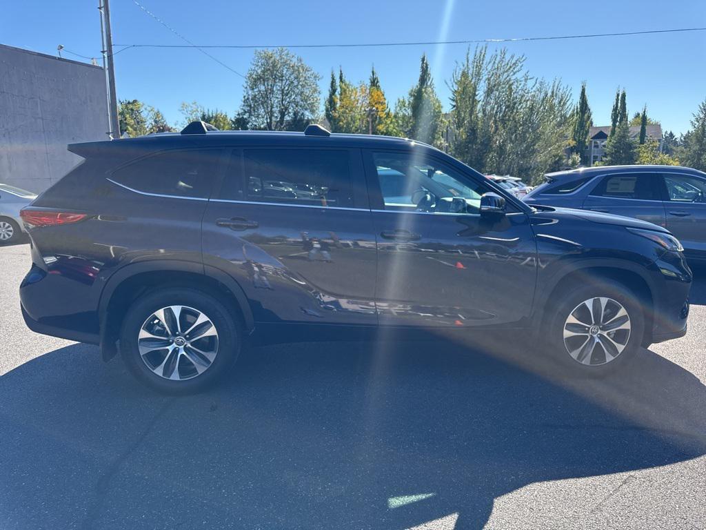 used 2023 Toyota Highlander car, priced at $39,888