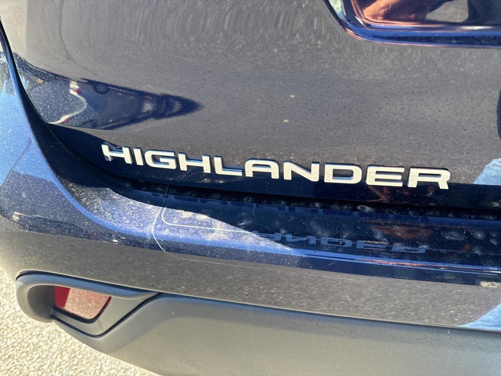 used 2023 Toyota Highlander car, priced at $39,888