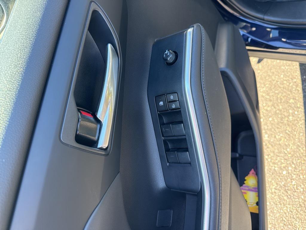 used 2023 Toyota Highlander car, priced at $39,888