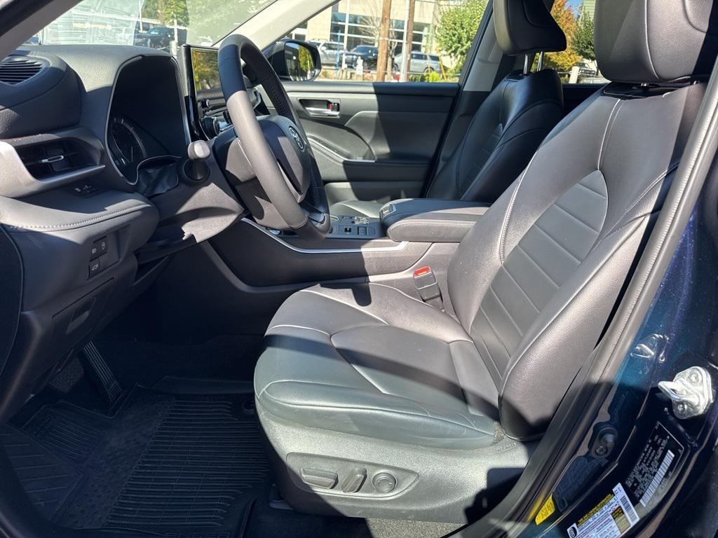 used 2023 Toyota Highlander car, priced at $39,888