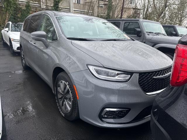 used 2022 Chrysler Pacifica Hybrid car, priced at $24,795