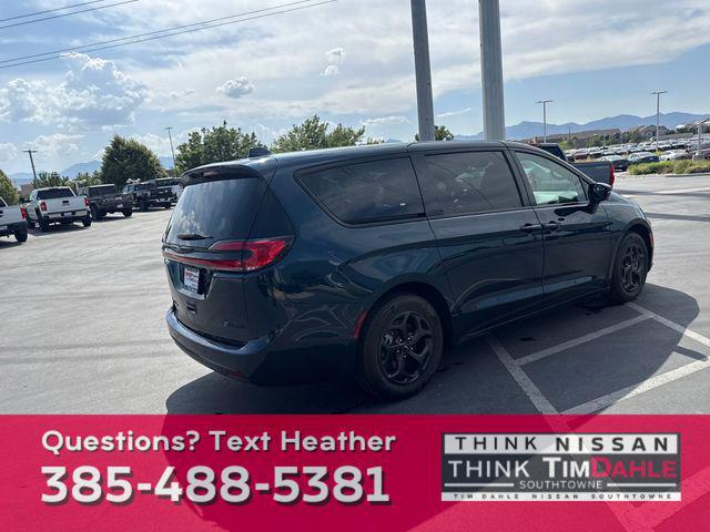used 2022 Chrysler Pacifica Hybrid car, priced at $28,397