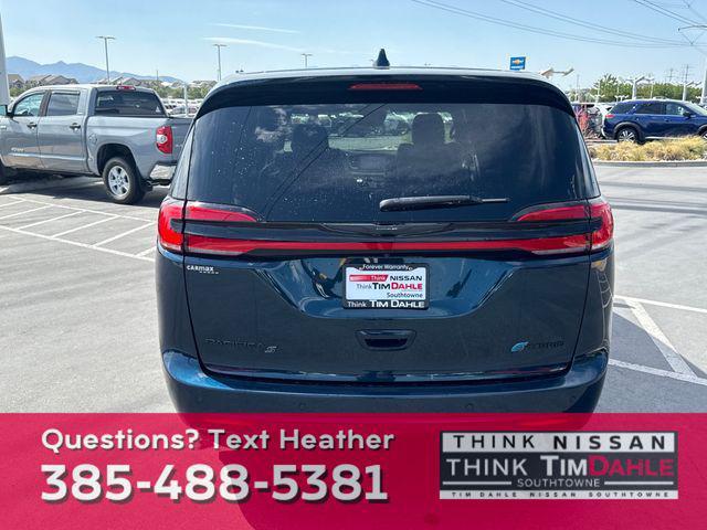 used 2022 Chrysler Pacifica Hybrid car, priced at $28,397