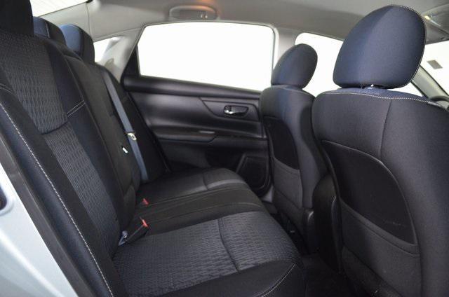 used 2016 Nissan Altima car