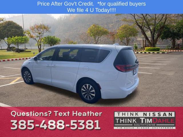 used 2022 Chrysler Pacifica Hybrid car, priced at $23,698