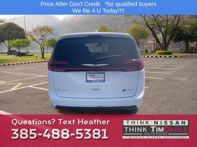 used 2022 Chrysler Pacifica Hybrid car, priced at $23,698