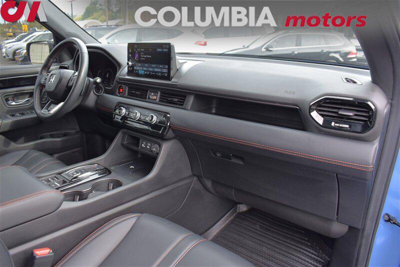 used 2025 Honda Pilot car, priced at $35,991