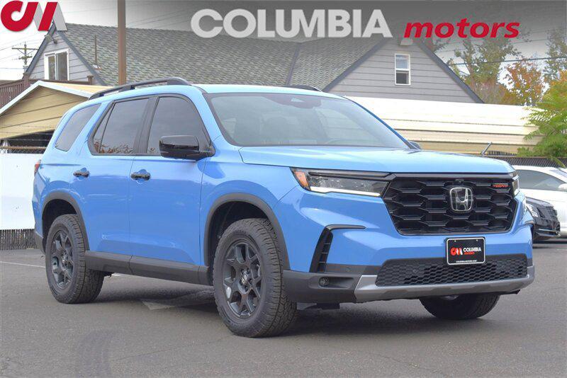 used 2025 Honda Pilot car, priced at $35,991