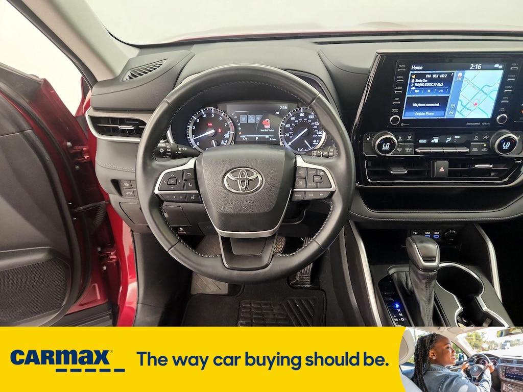 used 2022 Toyota Highlander car, priced at $40,998