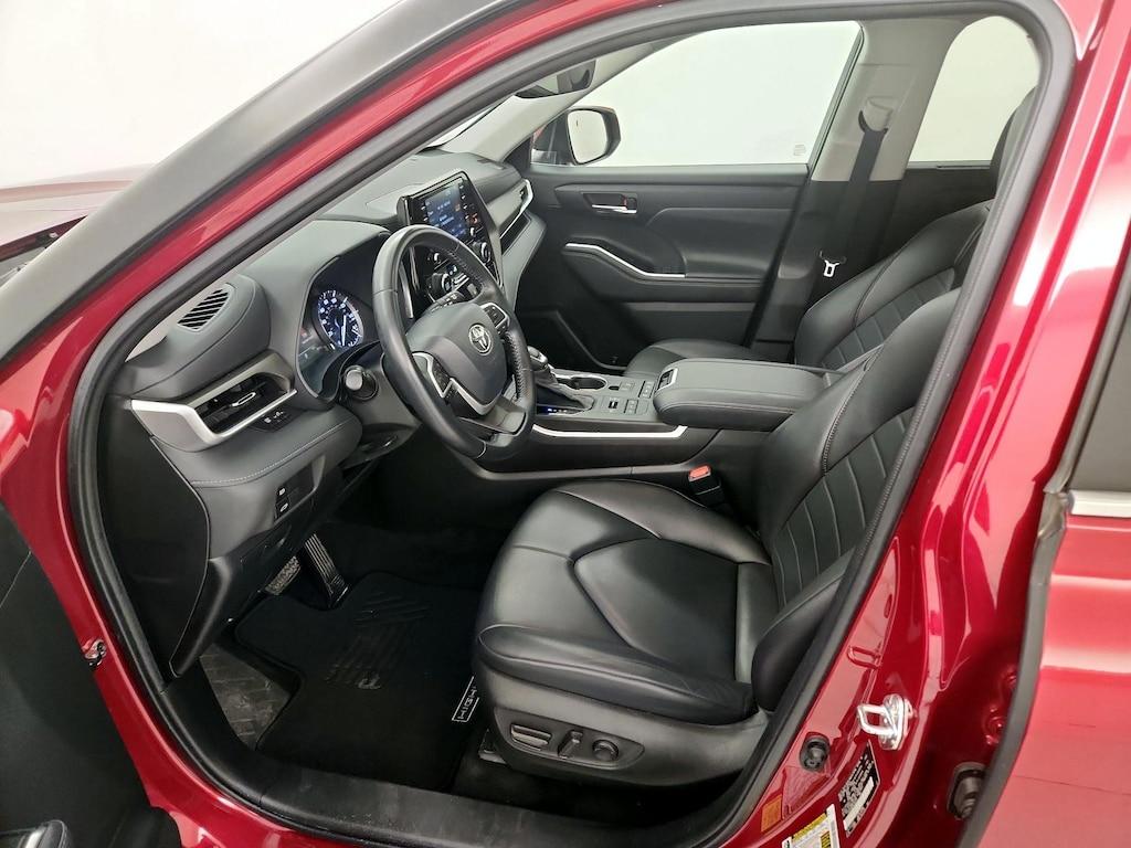 used 2022 Toyota Highlander car, priced at $40,998