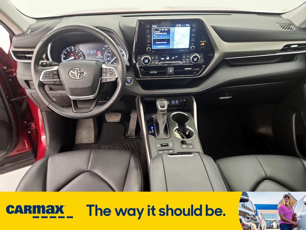 used 2022 Toyota Highlander car, priced at $40,998