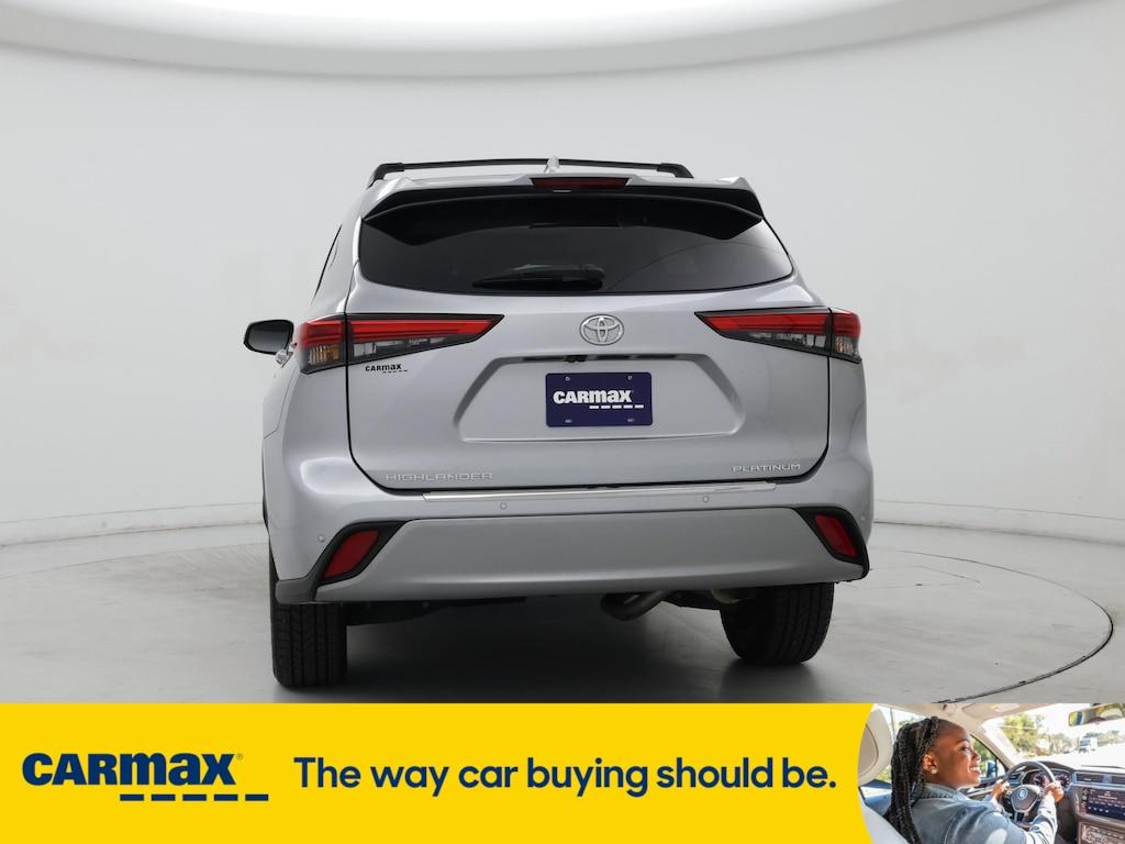 used 2021 Toyota Highlander car, priced at $38,998
