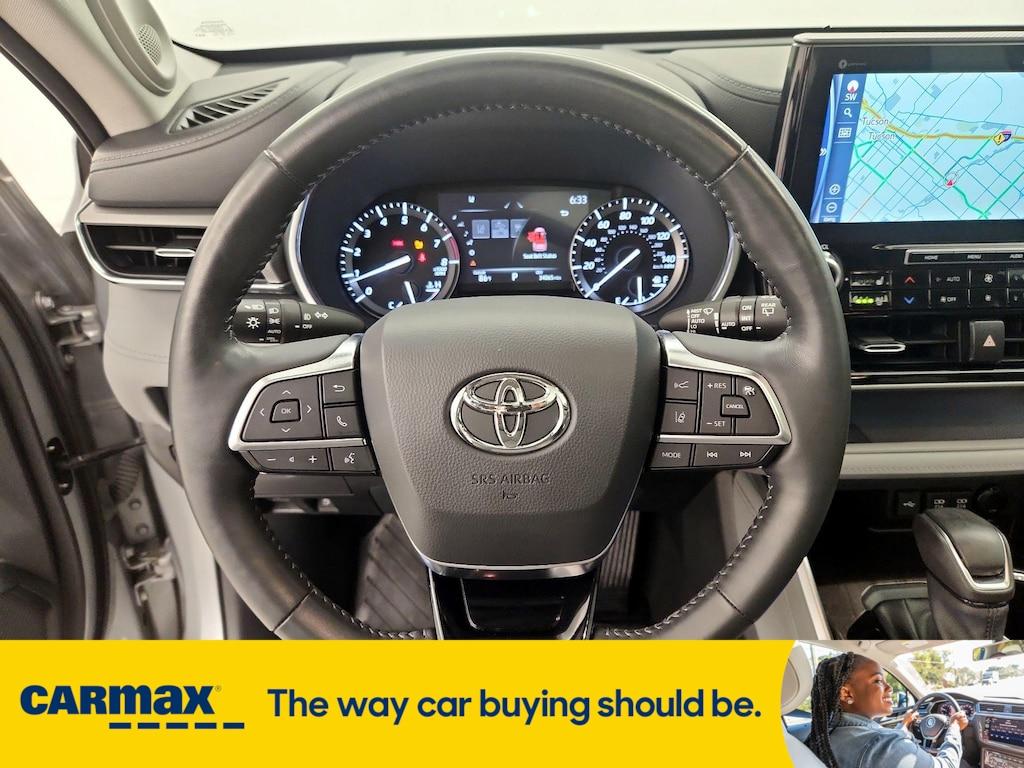used 2021 Toyota Highlander car, priced at $38,998