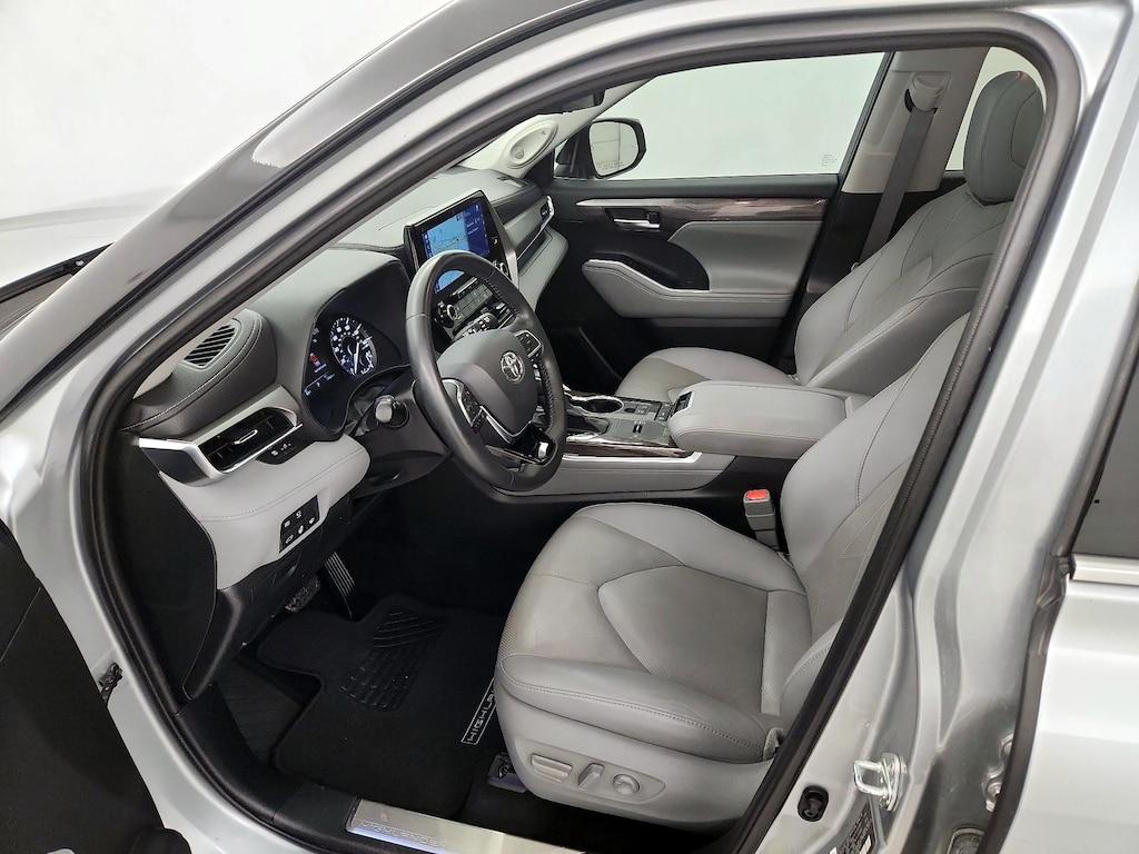 used 2021 Toyota Highlander car, priced at $38,998