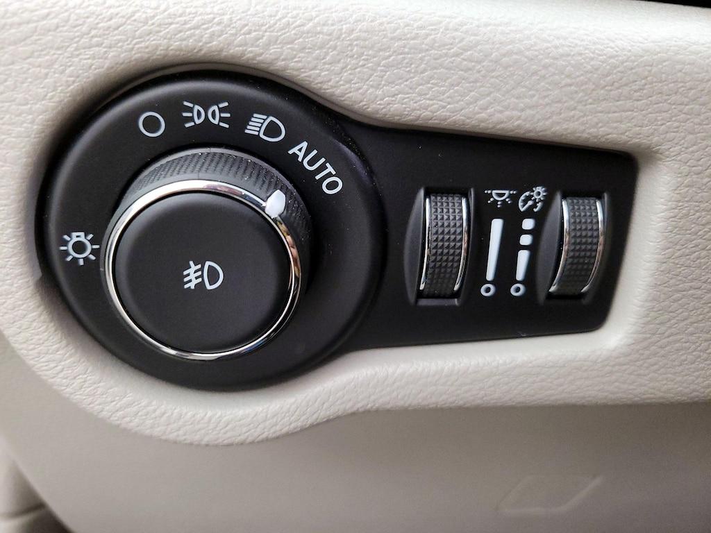 used 2021 Chrysler Pacifica Hybrid car, priced at $31,998