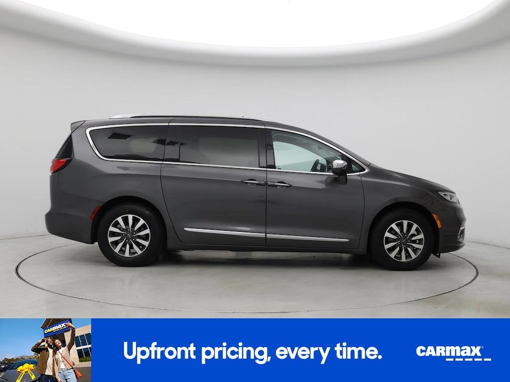 used 2021 Chrysler Pacifica Hybrid car, priced at $31,998