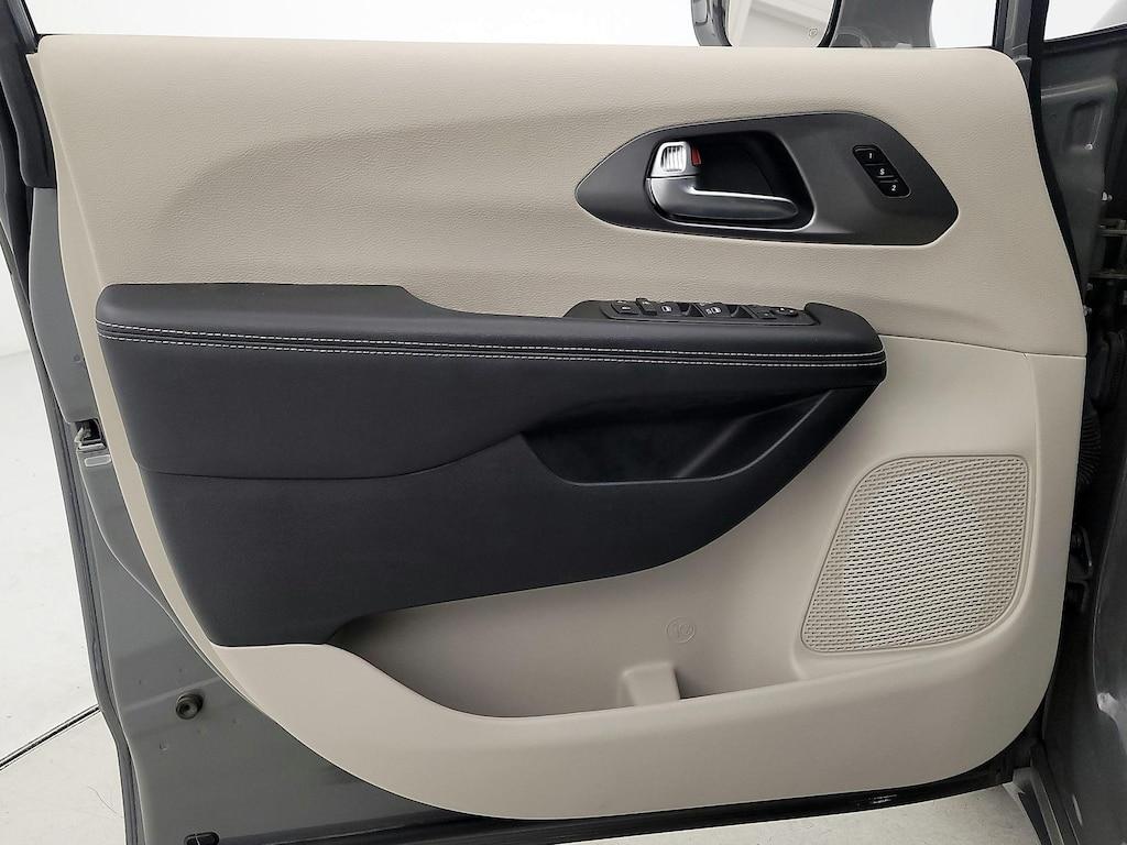 used 2022 Chrysler Pacifica car, priced at $29,998