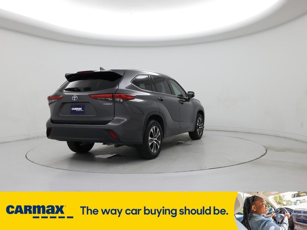 used 2022 Toyota Highlander Hybrid car, priced at $36,998
