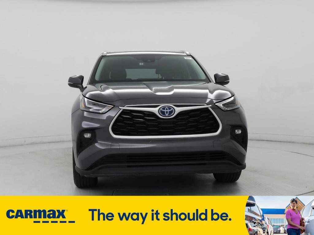 used 2022 Toyota Highlander Hybrid car, priced at $36,998