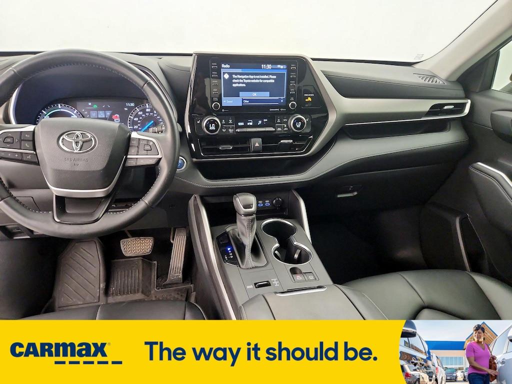 used 2022 Toyota Highlander Hybrid car, priced at $36,998