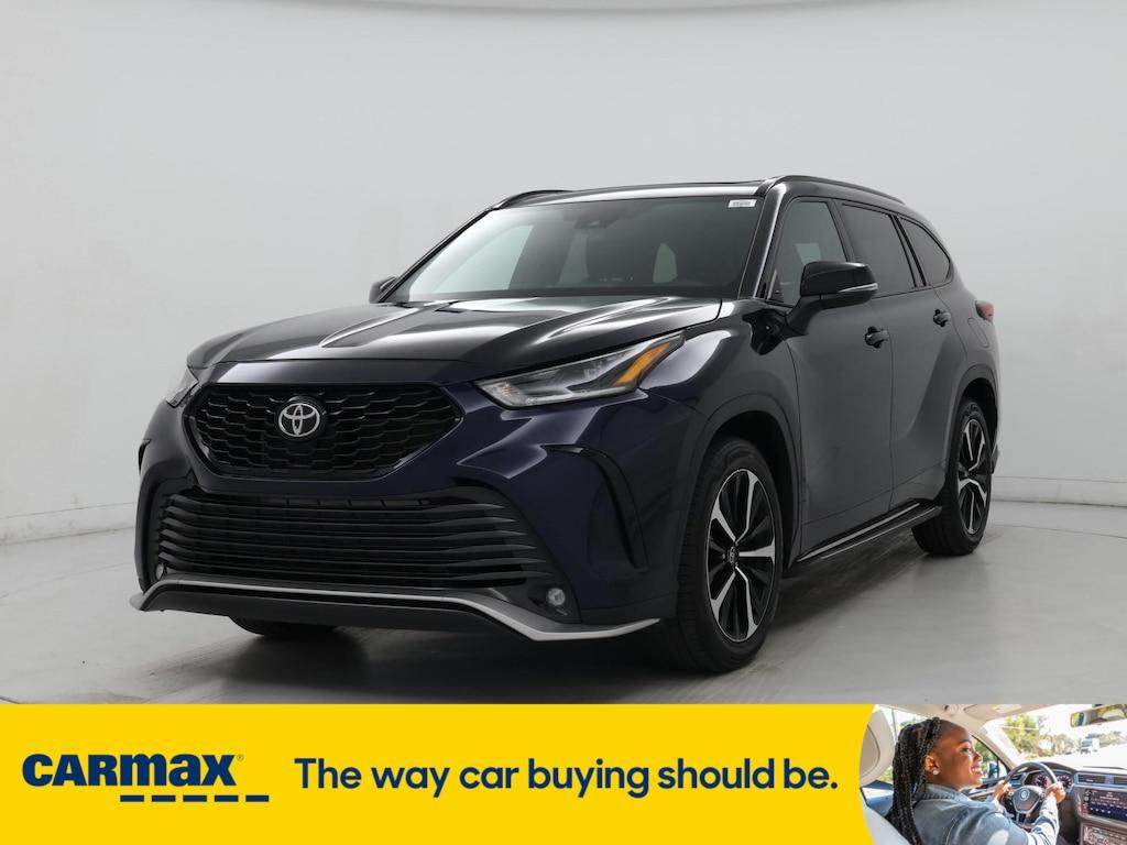 used 2022 Toyota Highlander car, priced at $34,998