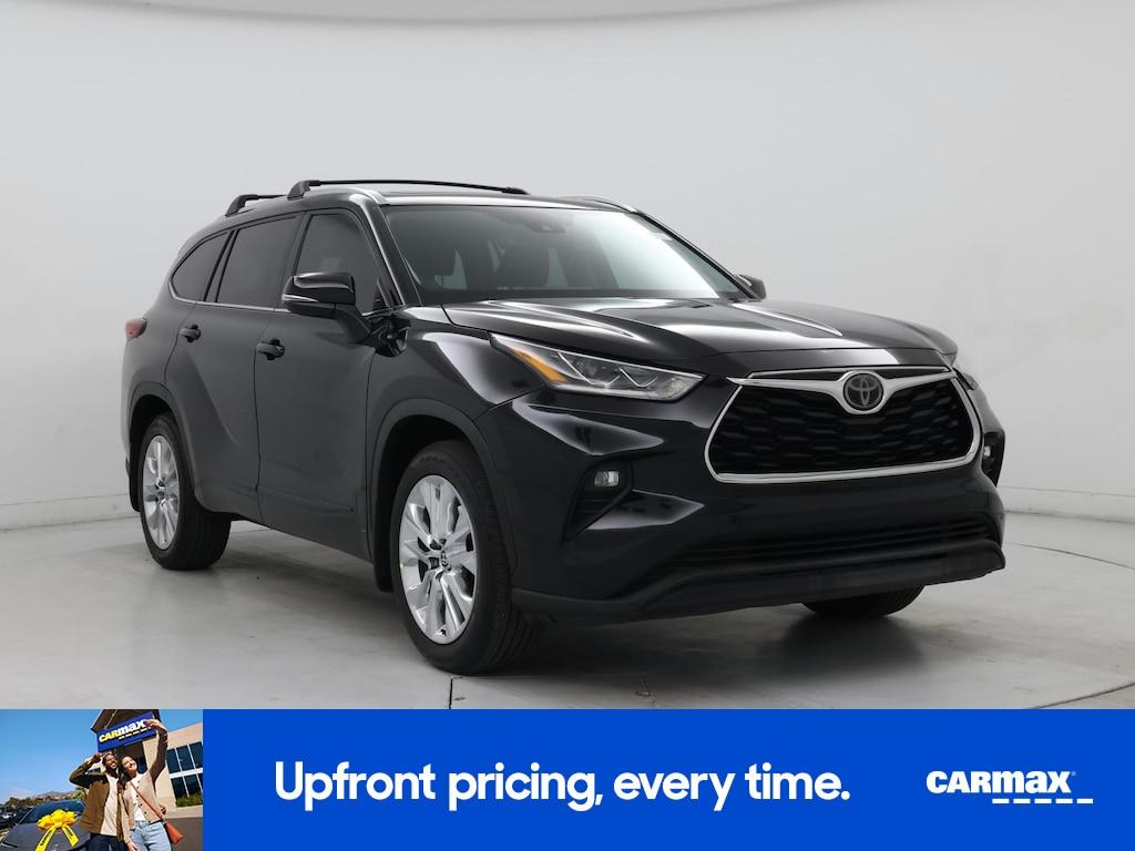 used 2021 Toyota Highlander car, priced at $32,998