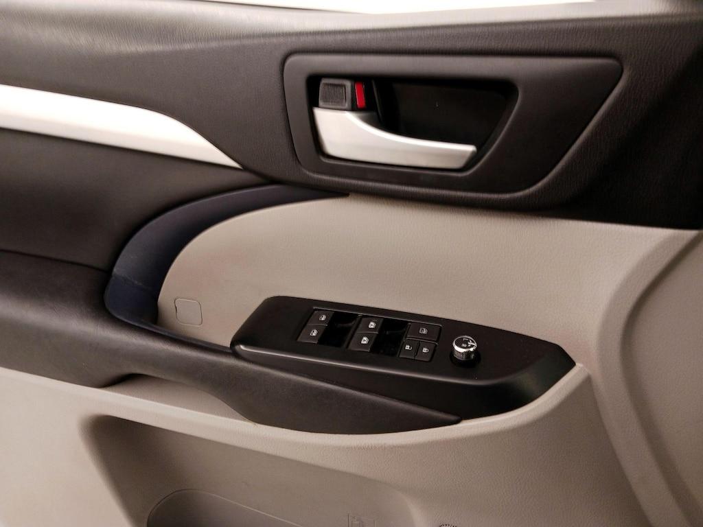 used 2016 Toyota Highlander car, priced at $18,998