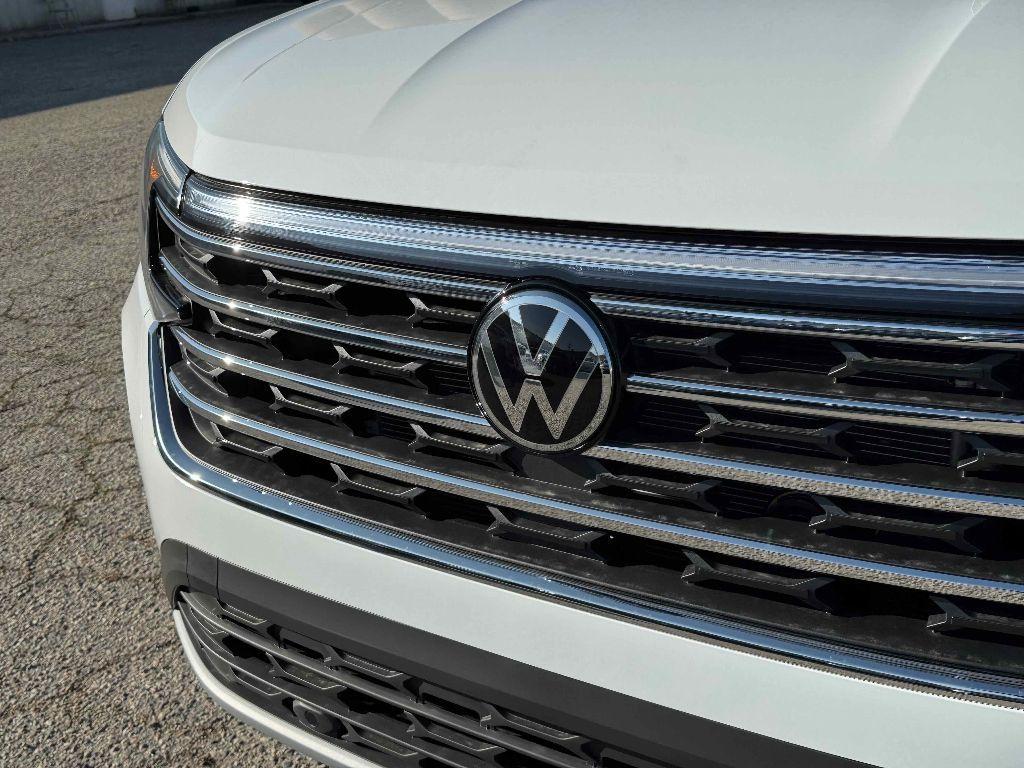 new 2025 Volkswagen Atlas car, priced at $44,940