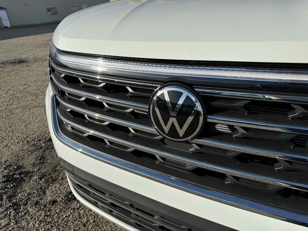 new 2025 Volkswagen Atlas car, priced at $38,510